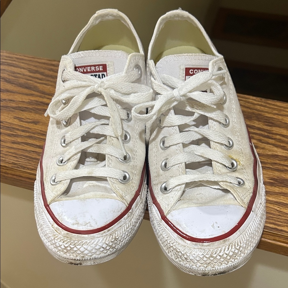 Converse Chuck Taylor Low White Sneakers Size 7